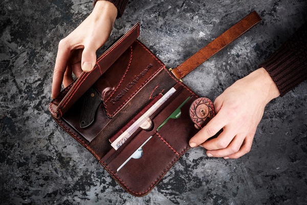 Purse with knife (5/8)