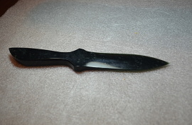 Нож из нефрита ручной работы